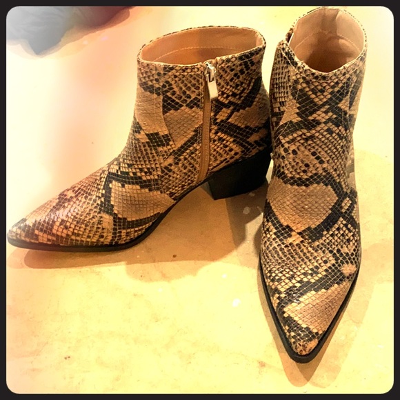 Snake pattern boot - Picture 1 of 1